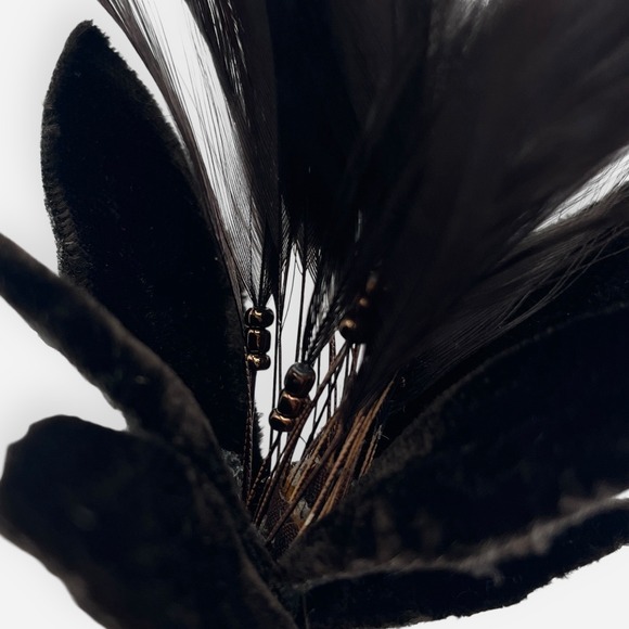 Vintage Black Velvet Feather Boutonniere Brooch Pin Flower Floral Bronze Stems - Picture 4 of 5